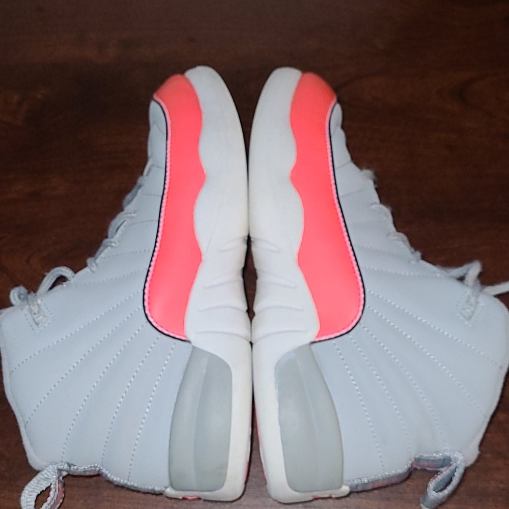 Air Jordan 12 Retro (GS) Wolf Grey Racer Pink - Picture 2 of 9